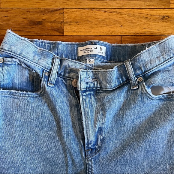 Abercrombie & Fitch Curve Love Ultra High Rise 90s Straight Jean size 8s - Picture 2 of 10